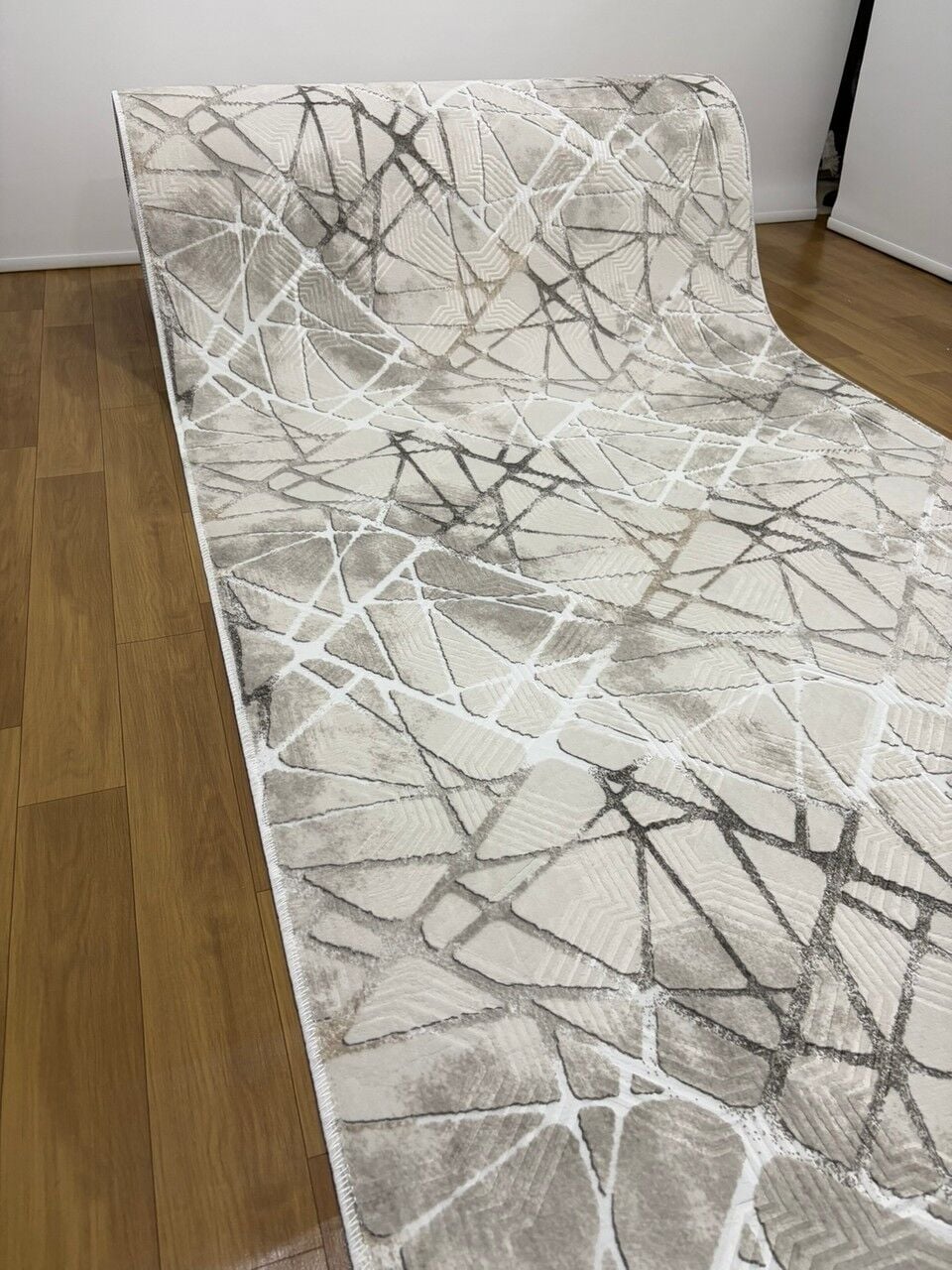 Dinar Saçaklı Mila Taş Gri Kaymaz Taban Yıkanabilir Kesme Yolluk Halı Modern Desen 100 x 320 - Gri1