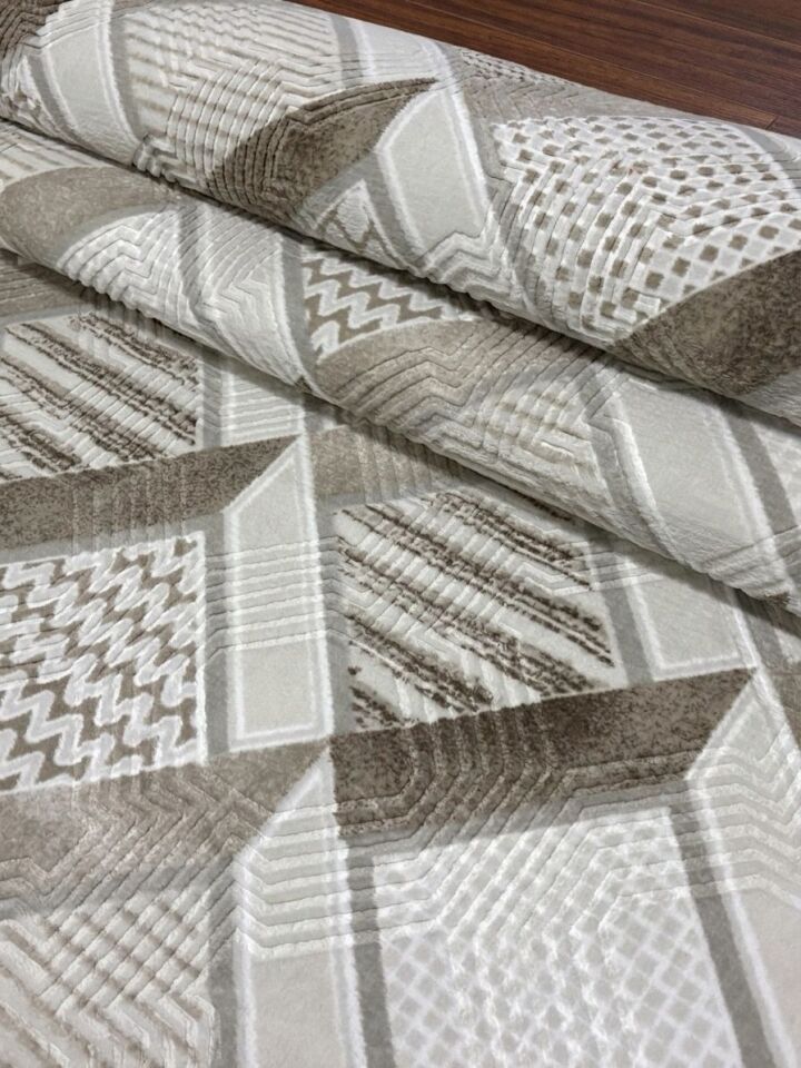 Dinar Motif Bej Kahverengi Kaymaz Taban Kesme Yolluk Halı Modern Desen