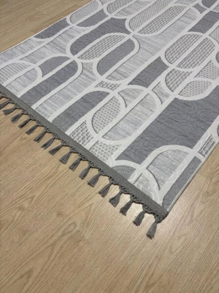 Kaymaz Taban Gri Pon Pon Örgü Saçaklı Modern Geometrik Desenli  Yıkanabilir Yolluk Halı 80 x 950 - GRİ